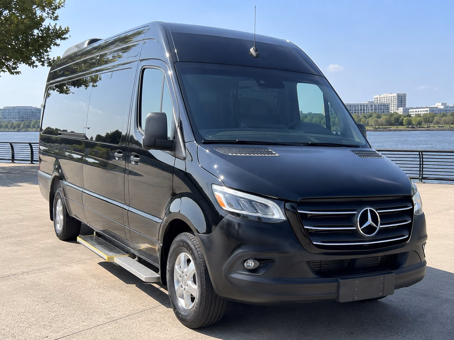 newport news bus rentals for virginia road trips and north carolina travel